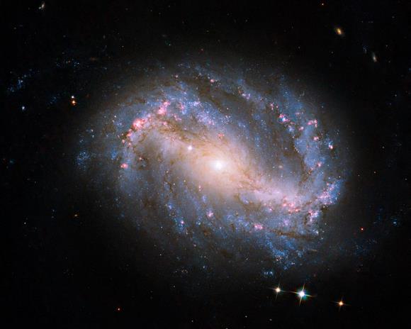 NGC 6217 vu par Hubble