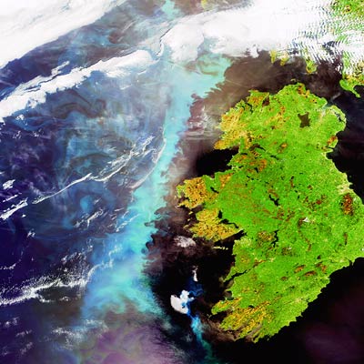 Algues autour de l'Irelande vue par ENVISAT